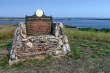 Hugh Glass Monument, Shadehill