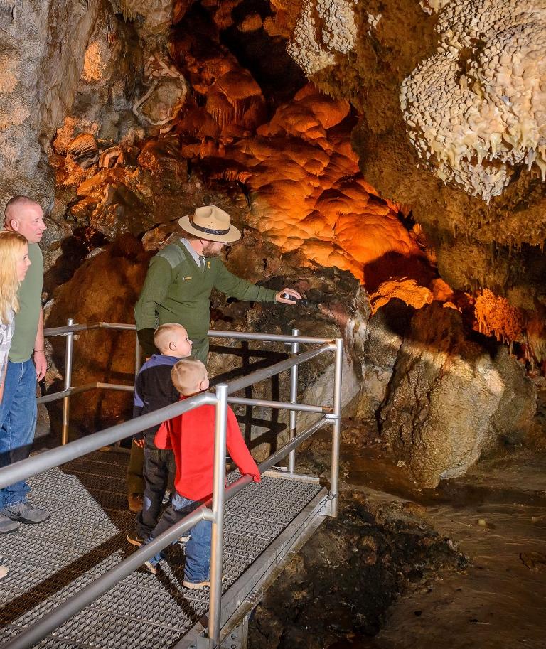 south dakota cave tour