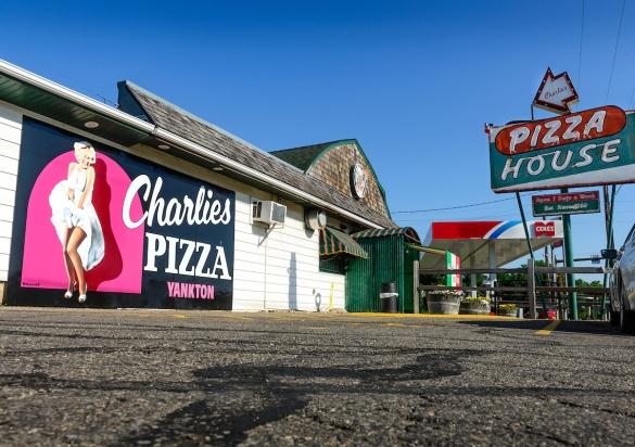 Charlie's Pizza Promo Image
