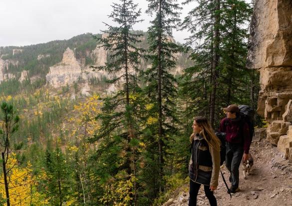 Hiking Spearfish Canyon couple