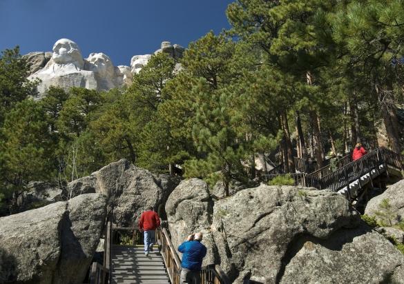 Presidential trail to Mount Rushmore