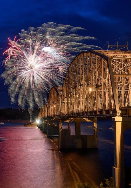 Fireworks over Chamberlain Bridge